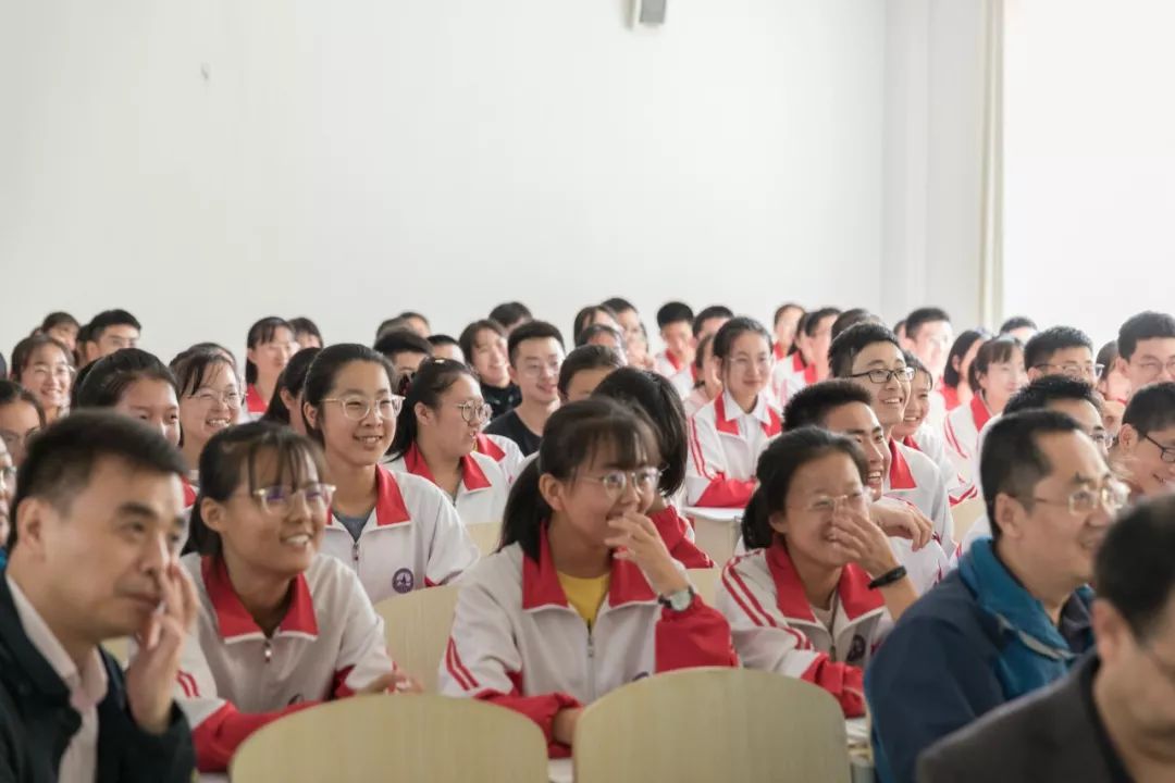 多所"双一流"名校在莱西一中举行优秀生源基地授牌仪式