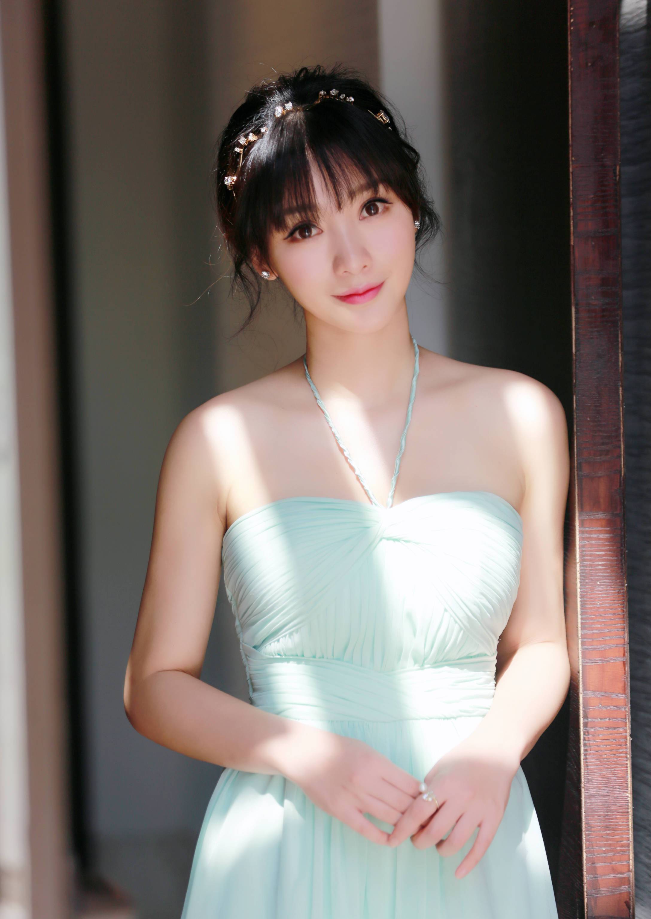 早期柳岩的伴娘照,清纯甜美惊艳全场!这才是"最美伴娘"!