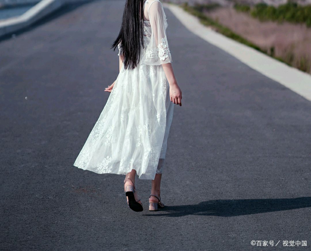 一阵让人背后发凉的怪风!