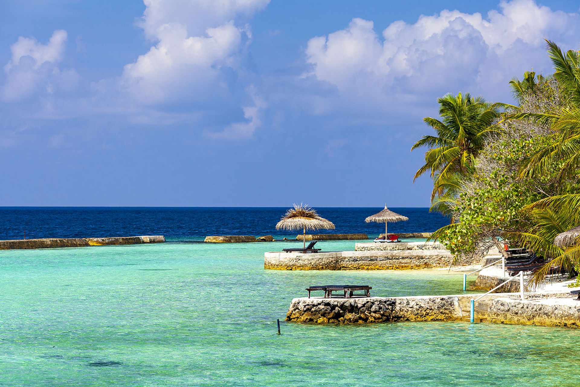 冬日冰雪漫游季# 仙本那(semporna)是沙巴州斗湖市的一个县,位于