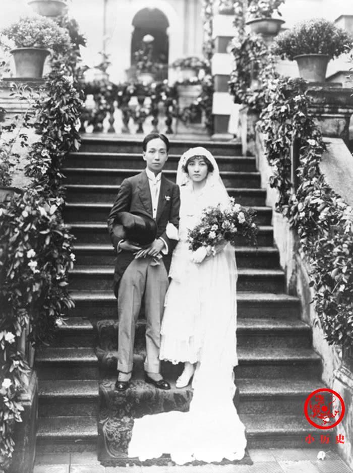 民国初年富贵人家的结婚照:新娘楚楚动人