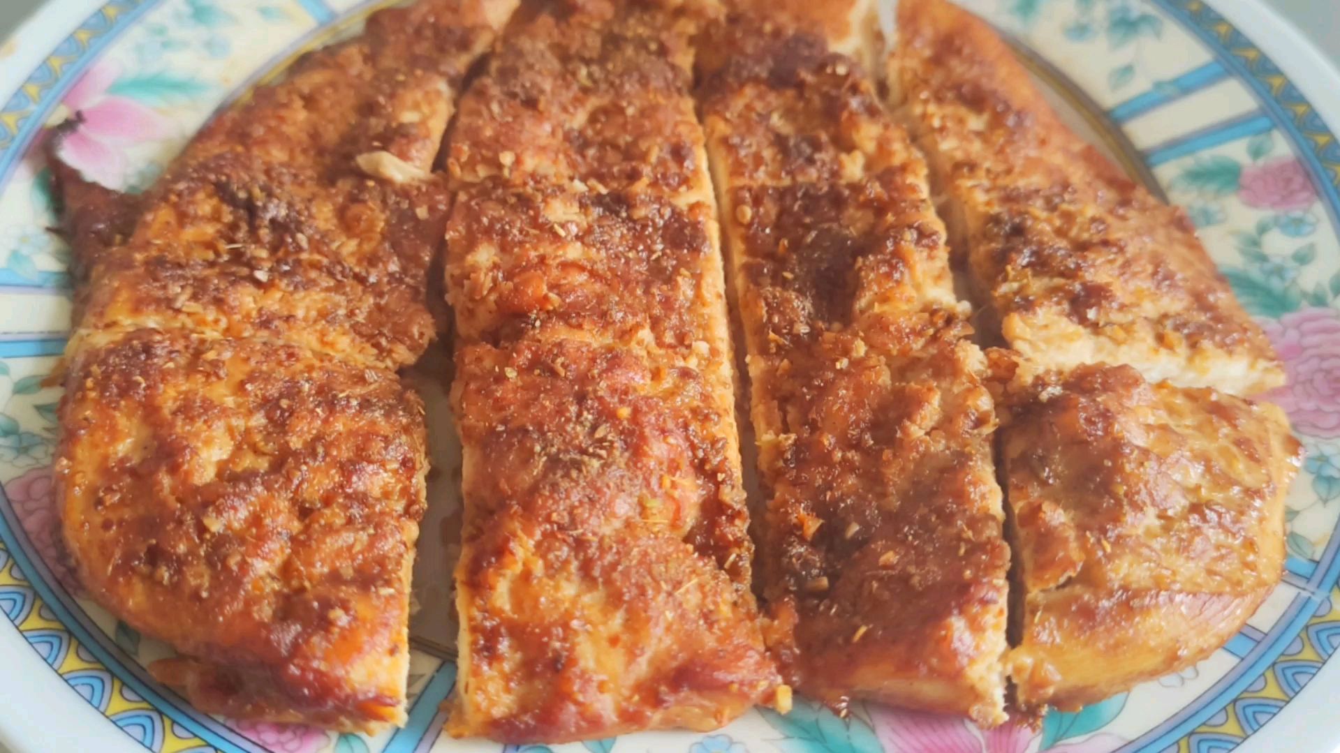 用鸡胸肉烤鸡排,鲜香味美,好吃也好做