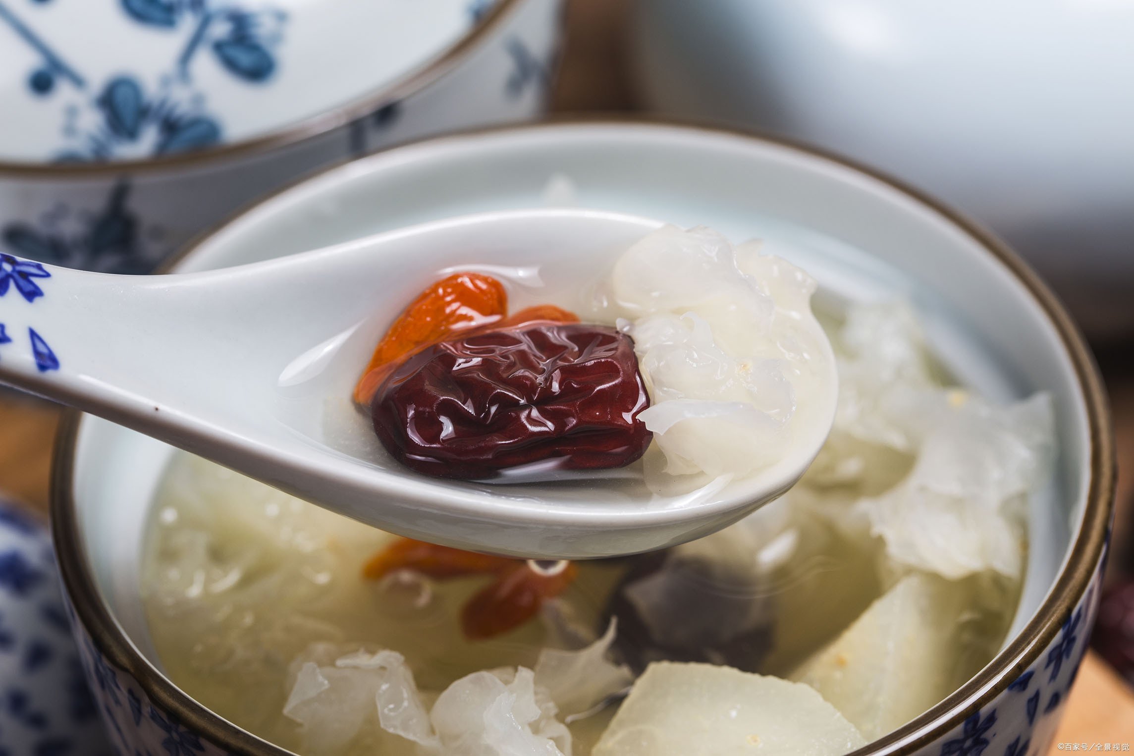 [冰糖银耳炖红枣]做法