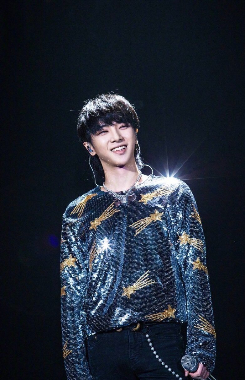 华晨宇47次提名格莱美,被得16次格莱美奖的海外音乐创作人夸奖!