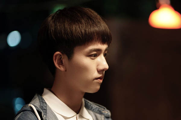 亲了,《人不彪悍枉少年》花彪林夕进展神速,李渔竟是神助攻