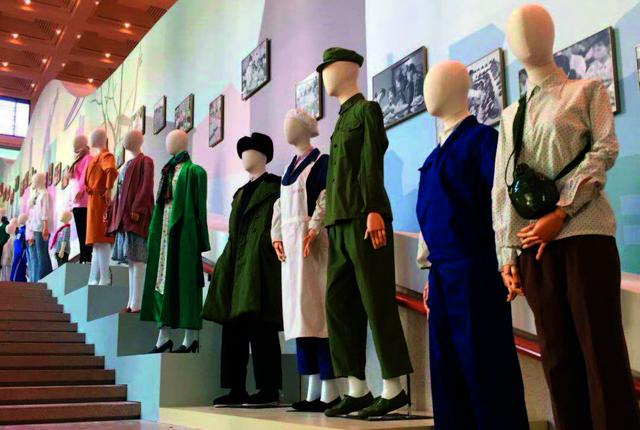从群众穿着服饰的变迁看改革开放40年