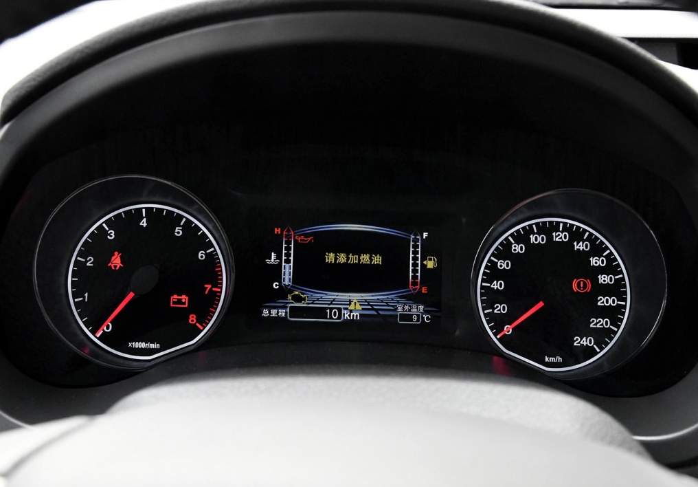 品鉴与赏析比亚迪速锐手动尊享型之美