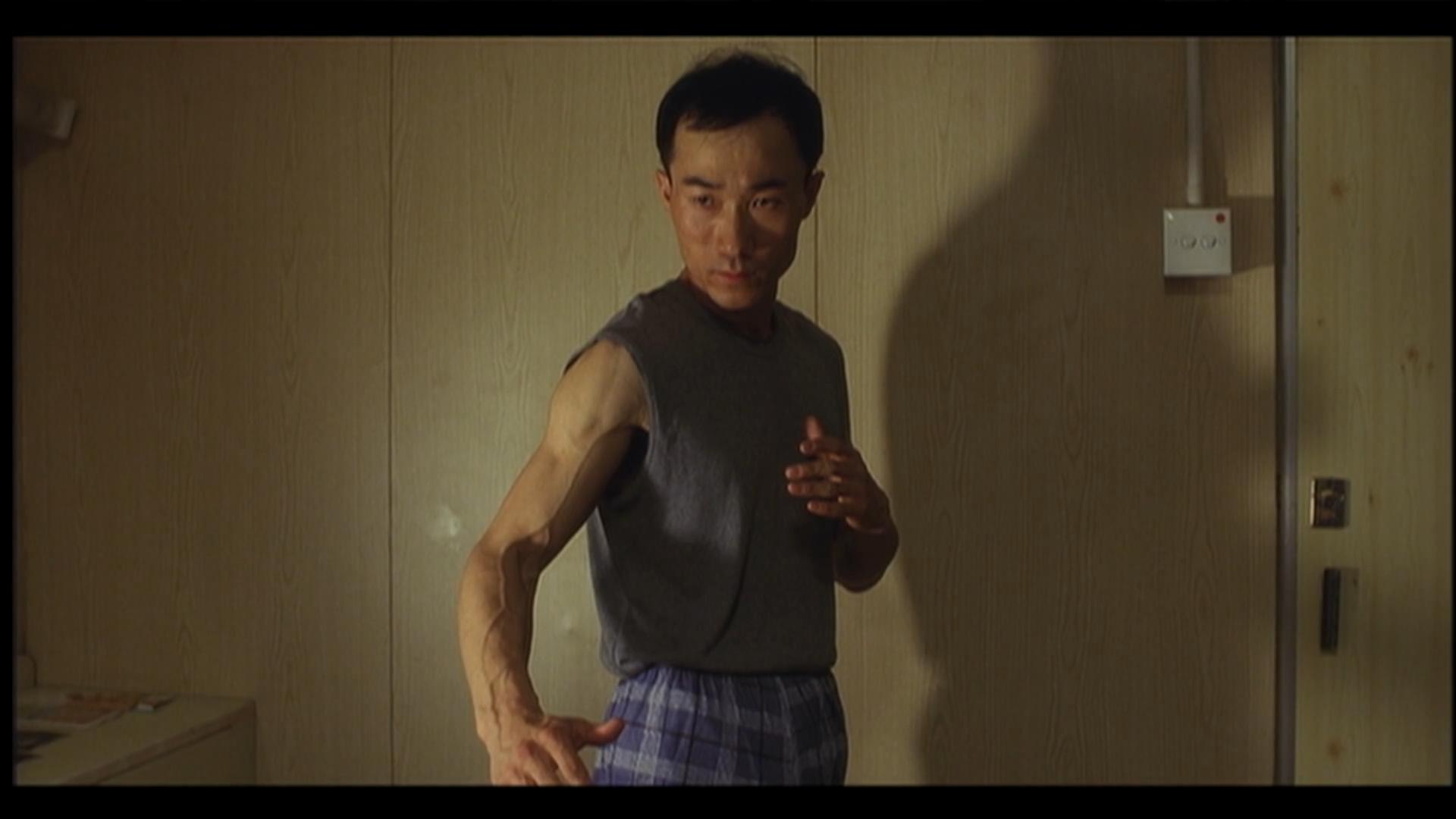 蝎子战士(元振饰演):元振是一个韩国籍动作演员,和甄子丹一样,腿功