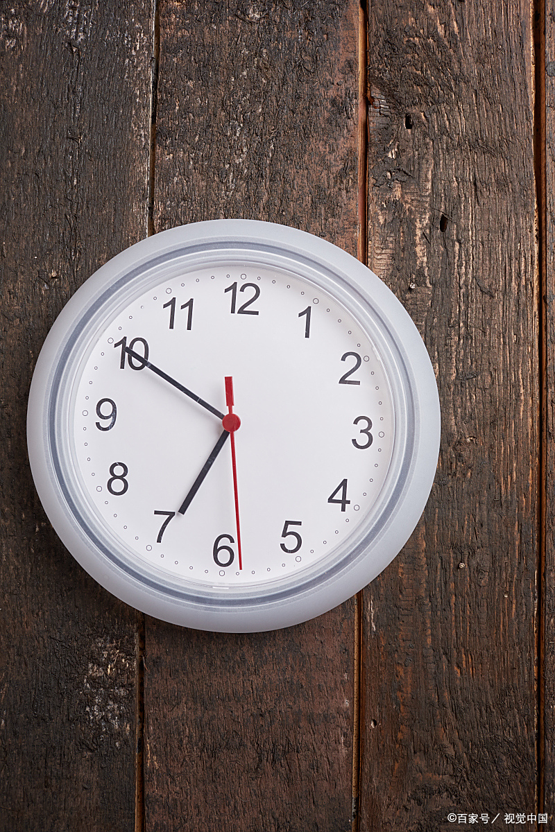 客厅十大挂钟品牌排行榜,在客厅挂钟领域,多个知名品牌因其独特的设计
