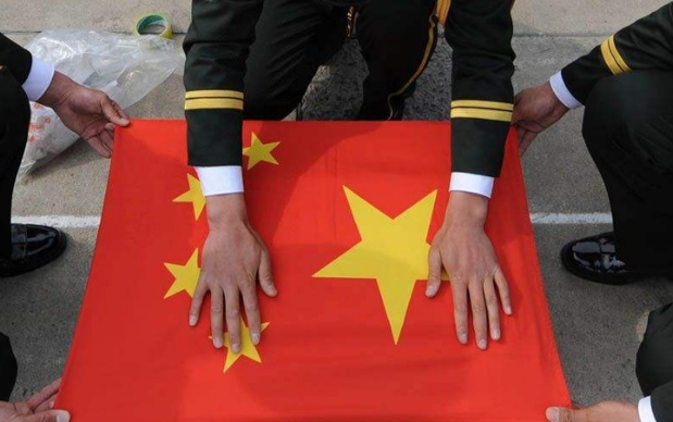 按惯例要盖国旗,为何凉山烈士却是一个例外?原来另有隐情