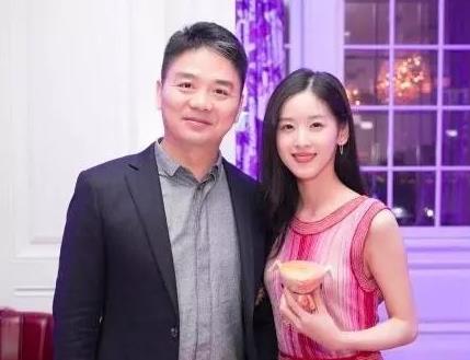 心疼奶茶妹妹!章泽天不离婚是因为其父章丽厚?