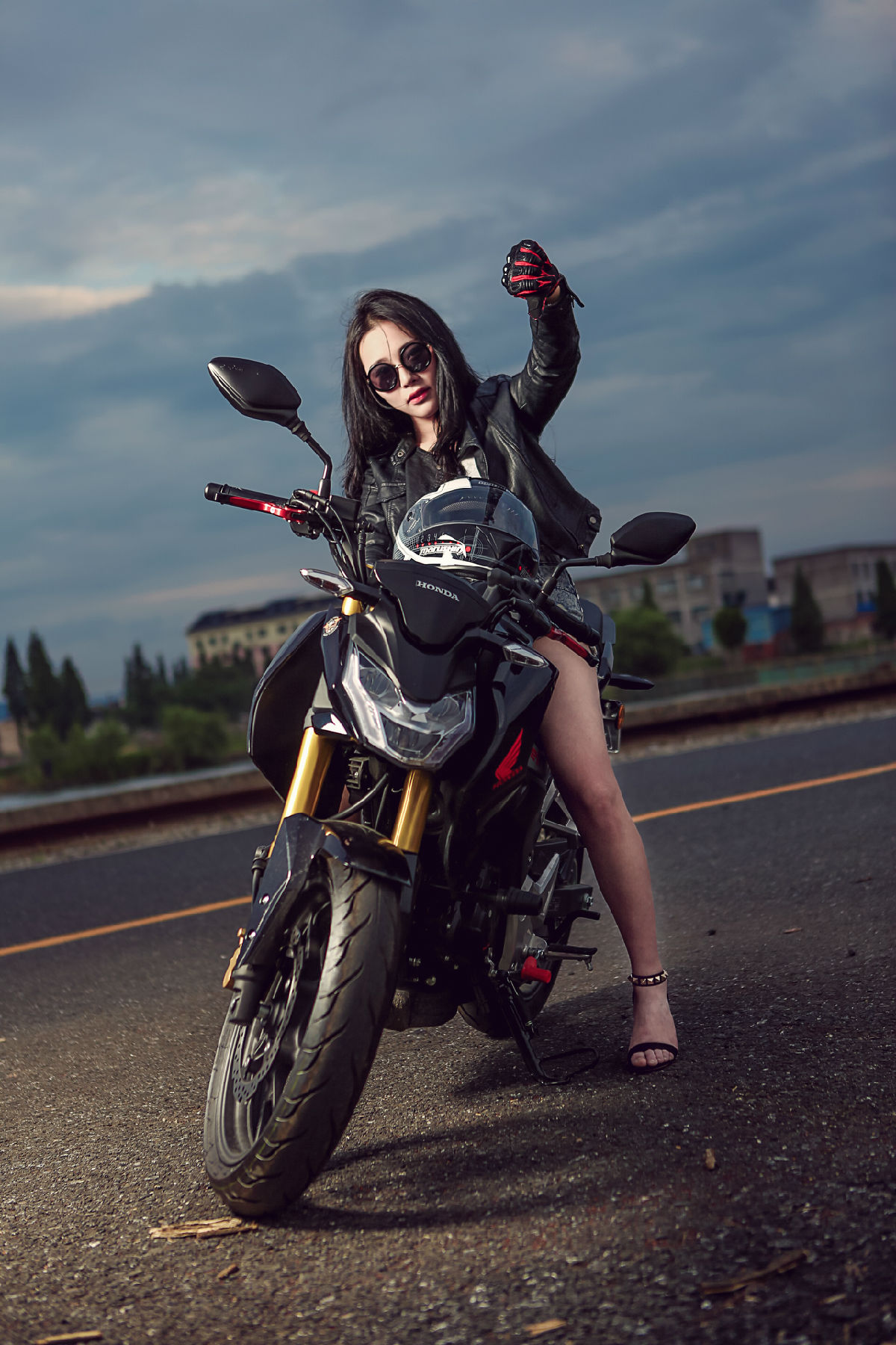 摩托车美女霸气图片