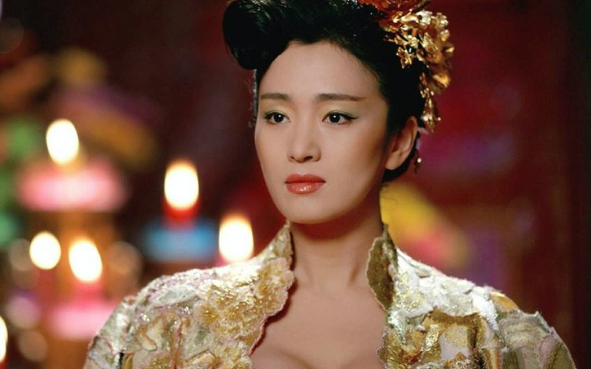 感觉巩俐在《花木兰》里的造型并未将一代巩皇的美呈现出来,虽然从