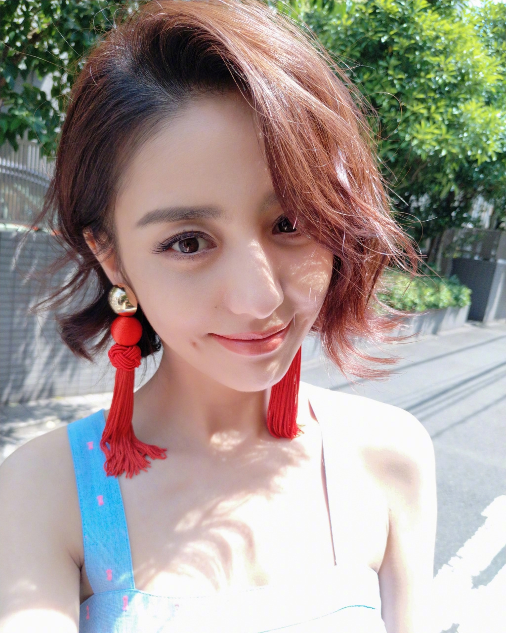 花枝招展,眉似新月——佟丽娅