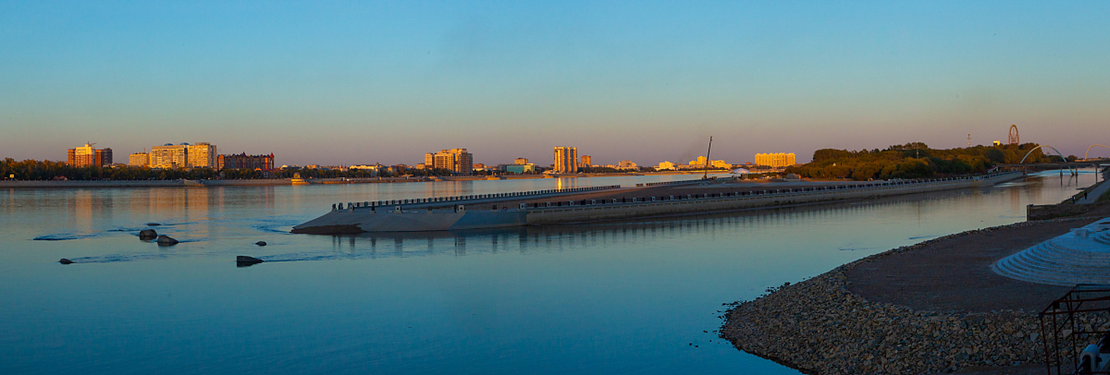 大黑河是内蒙古自治区的一条重要河流,它发源于乌兰察布市卓资县十八