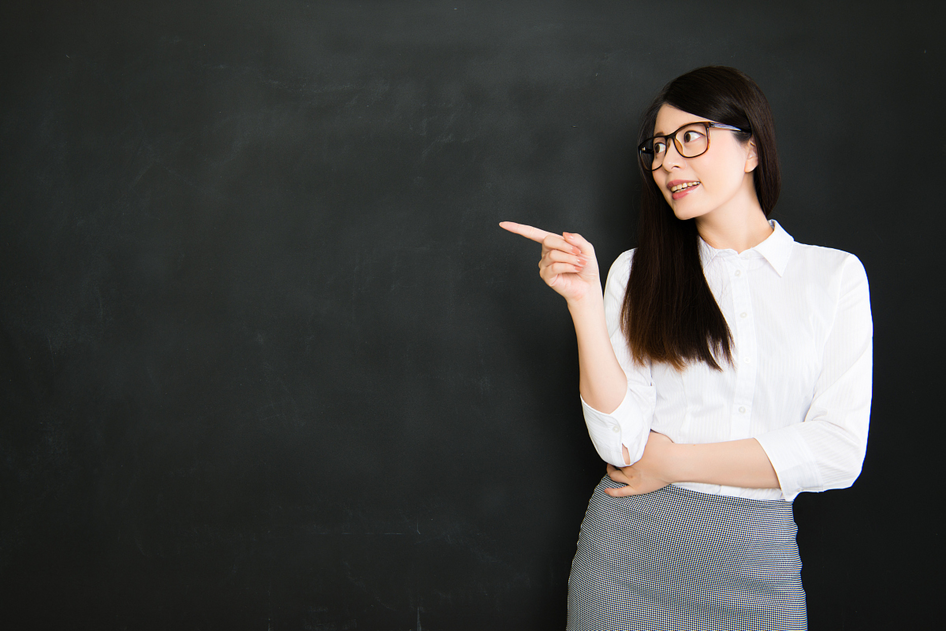 作为教师,不仅需要在教学上传道授业,还需在言行上举止得当,做学生们