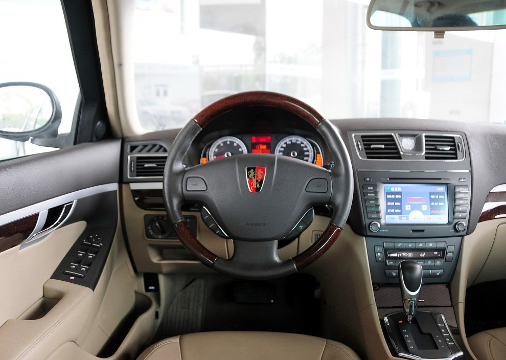 这款荣威750,设计非常大气时尚,值得入手