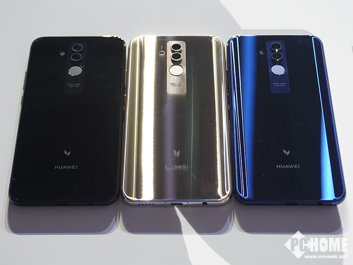 2399元高颜值长续航 华为麦芒7发布