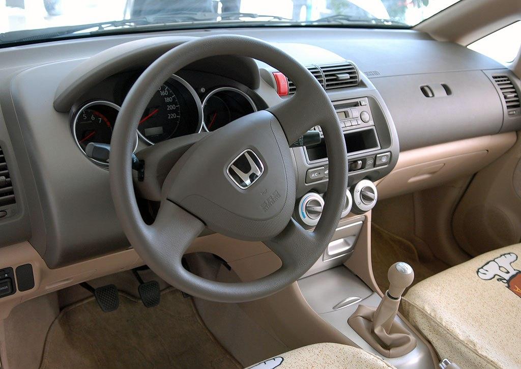 思迪诠释前卫的设计,动力给力,看起来非常不错