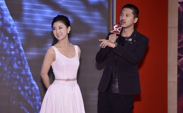 冯巩女儿真漂亮,如今已为人母,生活甜蜜,出道16年无绯闻