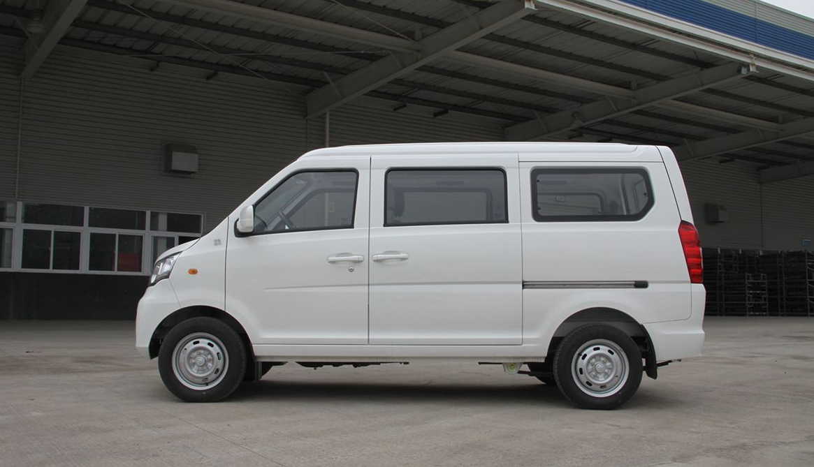 福汽启腾-启腾m70,呈现圆润流线时尚的美,看起来成熟精致