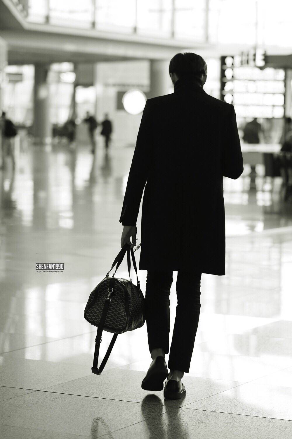 吴亦凡:好看的人连背影都像一幅画