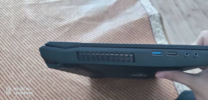 最便宜的1060游戏本神舟zx7开箱评测