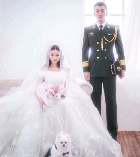 婚后张馨予也推掉了很多工作,尽可能陪在何捷身边,甚至跟随何捷定居