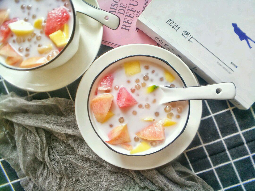 教你自制西米水果捞,香甜美味,清凉爽口,夏天正适合吃!