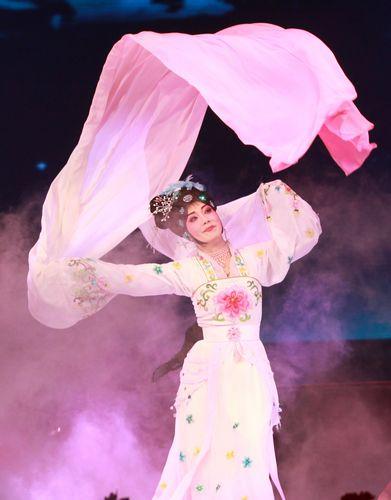 中秋佳节,细说梅兰芳《嫦娥奔月》,一部经典戏剧的诞生和渊源