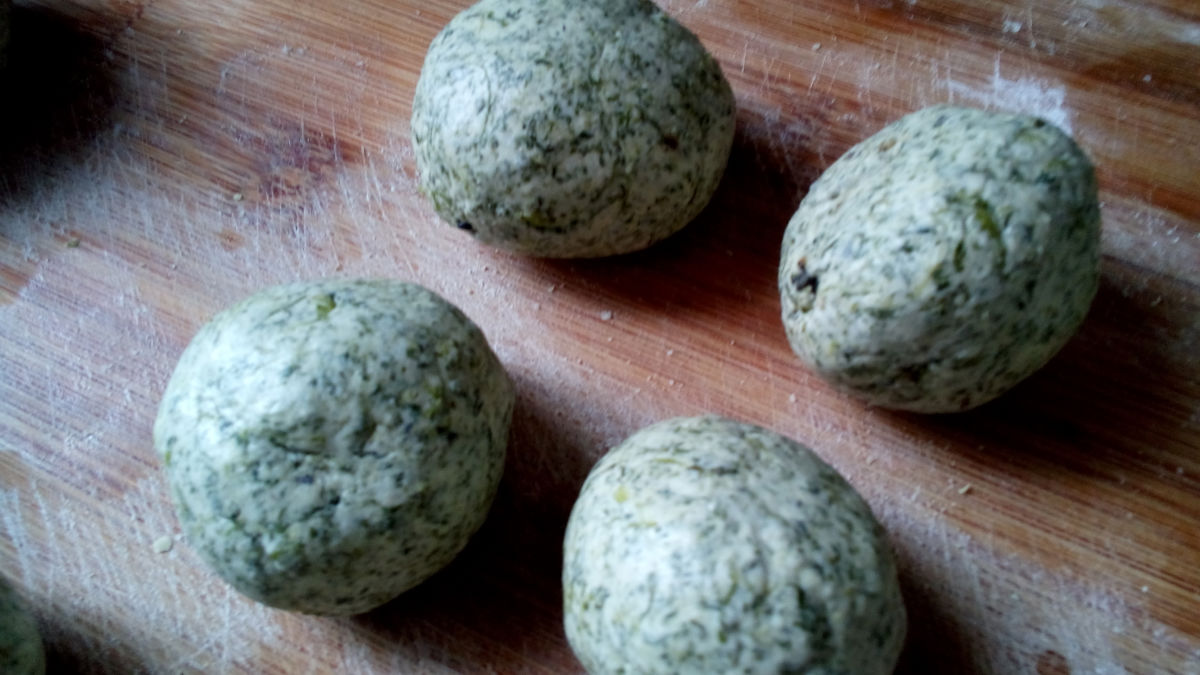 农村开黄花的野草人称清明菜,民间常用它做粑吃,还能镇咳祛痰