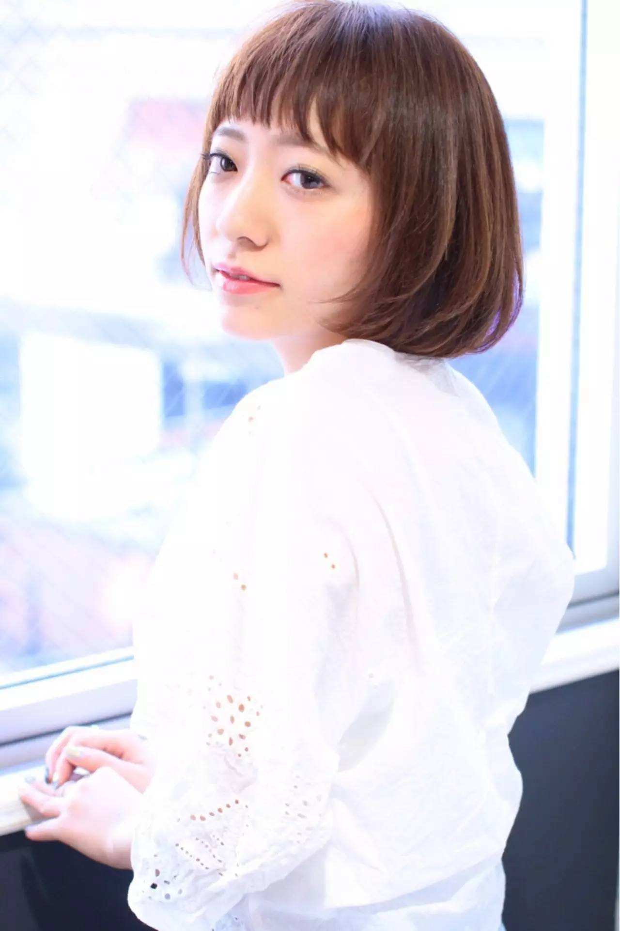 脸大的女生要避免三款发型再流行也不适合你如今却随处可见