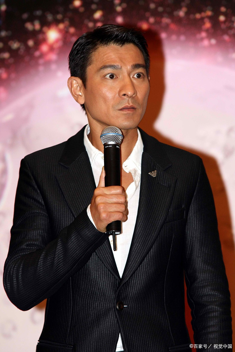 刘德华庆62岁生日!半个香港娱乐圈到场庆贺,分享上百张妻女照片