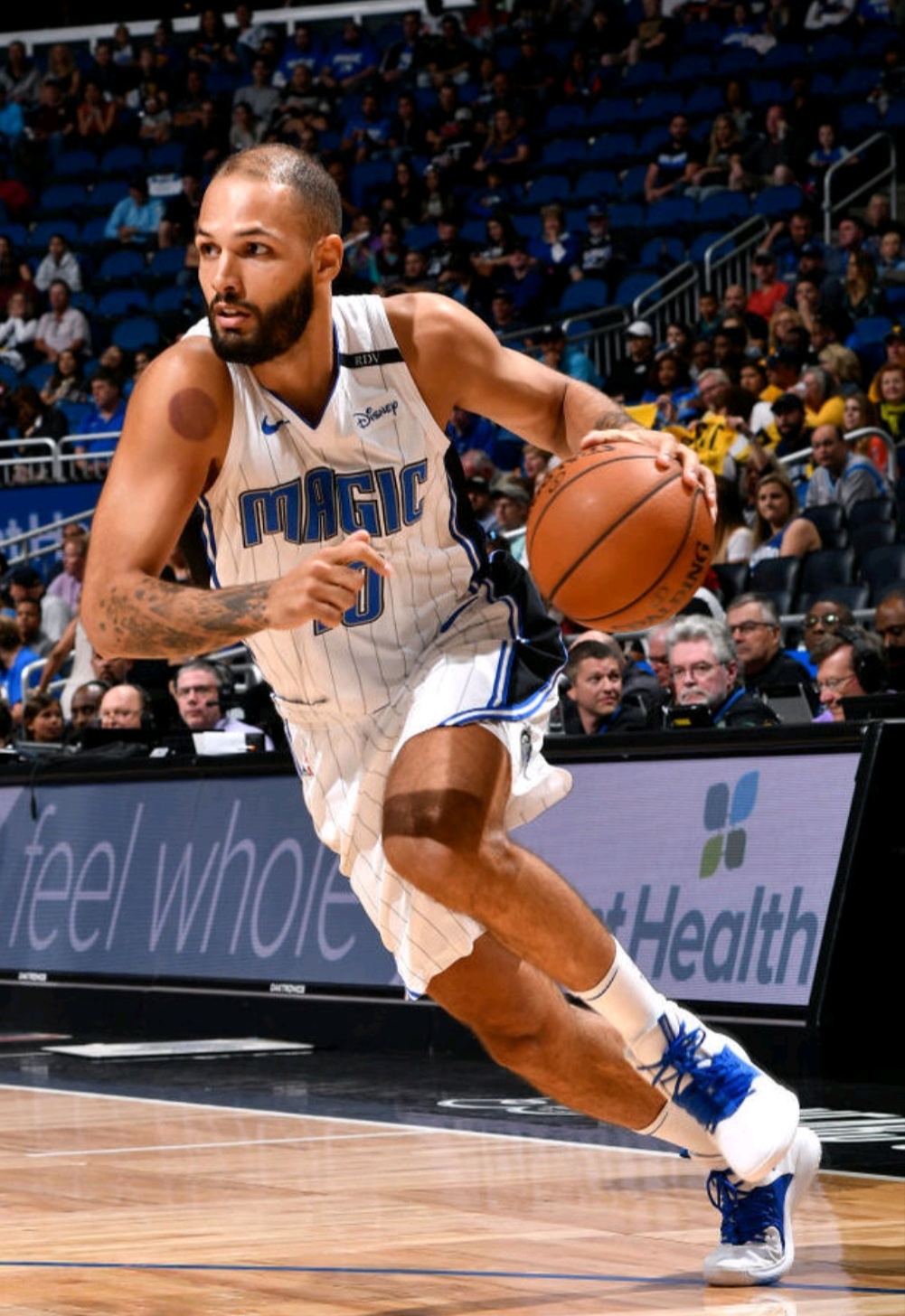 瓦兰丘纳斯23分24板,罗斯31分7板,魔术主场加时逆转灰熊迎4连胜