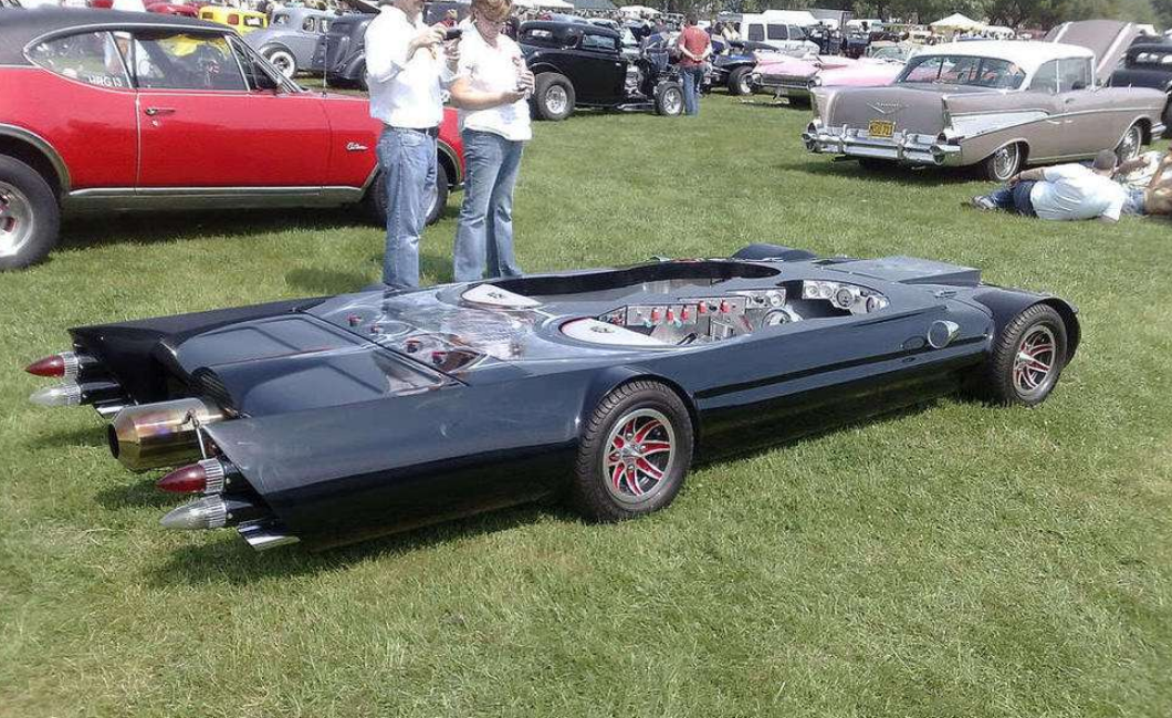 世界上最矮的车,身高只有48.26厘米,却能每小时跑160公里