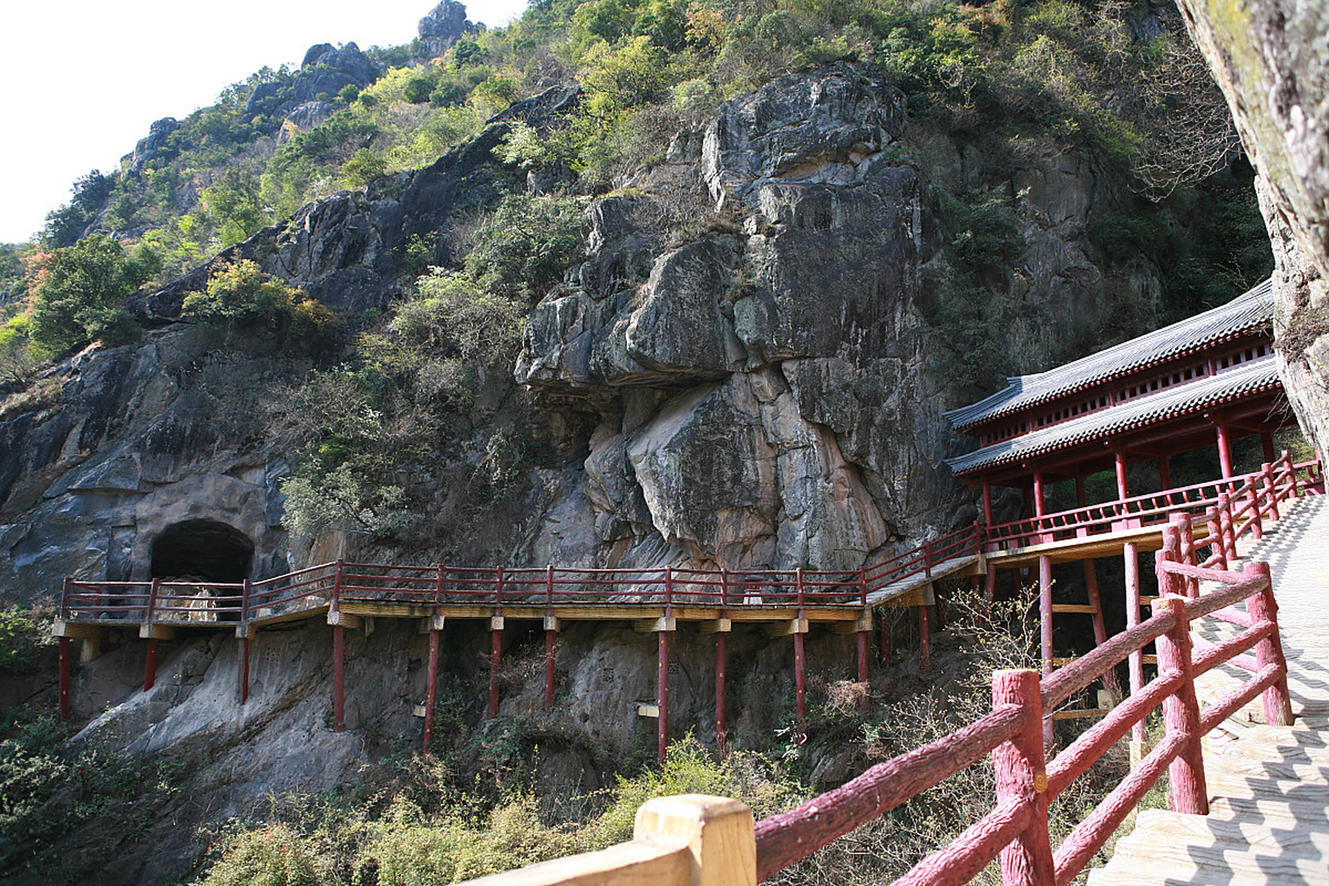 来到凤县,消灾寺景区是必去的一站.