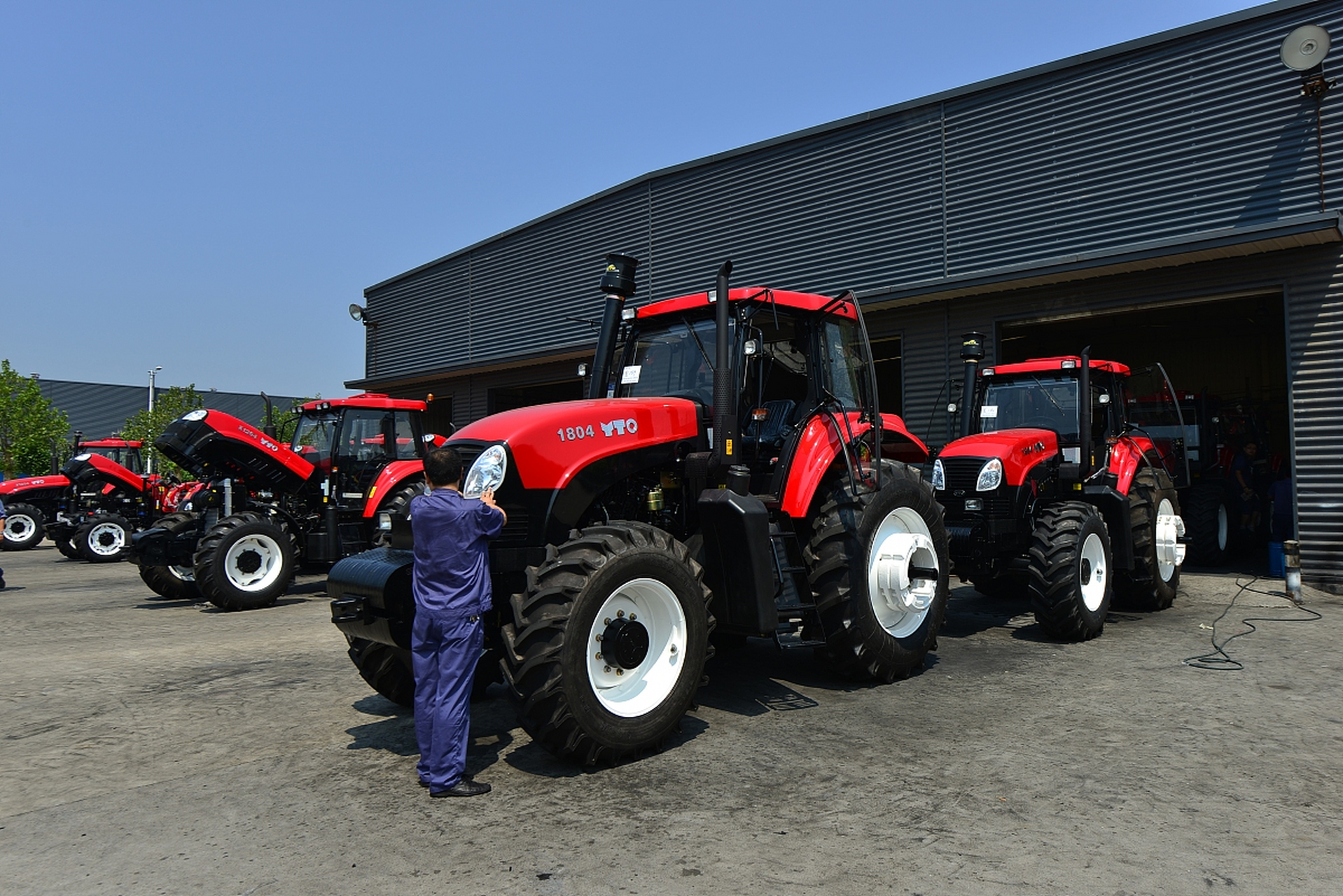 [原文:萨丁拖拉机