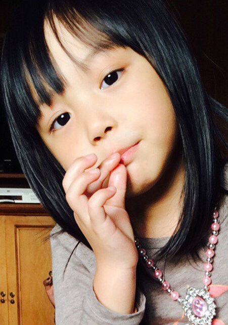 事实证明爸妈长得漂亮女儿也不会差到哪去,最后一个惊到我了