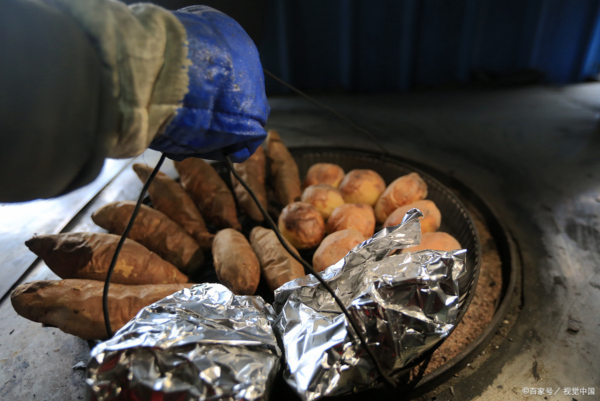 大庆坑烤:炭火烹制的自然馈赠