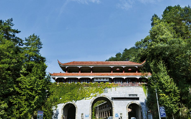 5%,名胜古迹有建于北宋初年的湘山宝塔,建于明万历45年的湘山古寺和