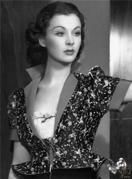 费雯丽:就算照片是黑白色,却也能美的与众不同的"乱世佳人"!