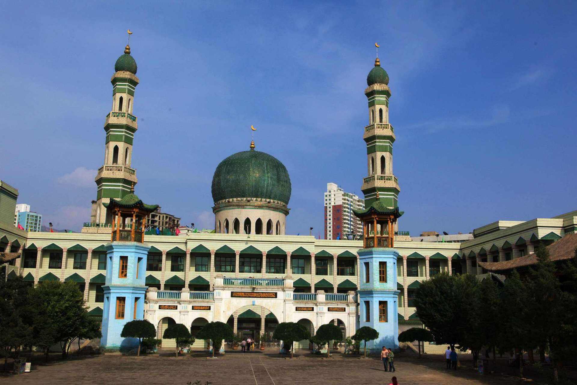 春日心愿旅行地# #说走就走的旅行# 海原清真大寺:海原清真大寺是