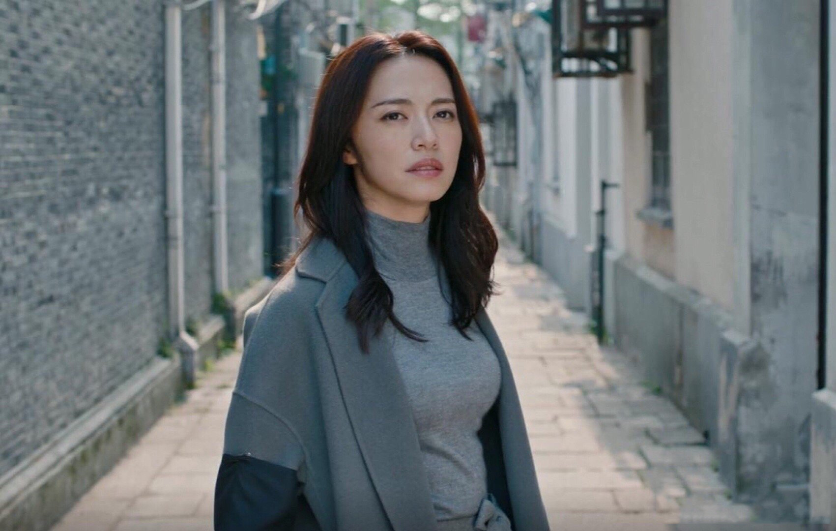 作家阿耐真厉害,写下《欢乐颂》和《大江大河》,这本结局超感动