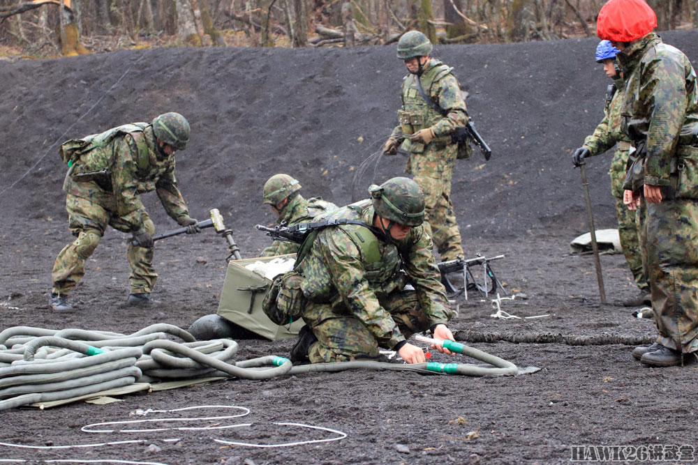 日本陆自第1师团"连级爆破训练"70式火箭扫雷器罕见亮相