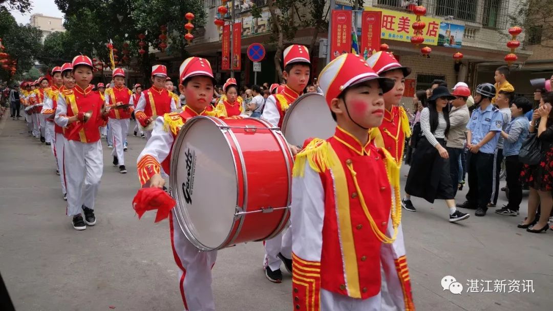 湛江赤坎百姓村年例大巡游盛典,百人穿令箭,飘色,精彩纷呈