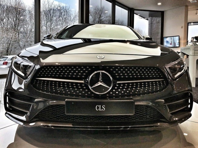 奔驰cls400d,极致奢华的性能跑车