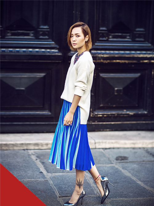 谭维维美出了新高度,周笔畅真心显腿短!俩人为何差距那么大?