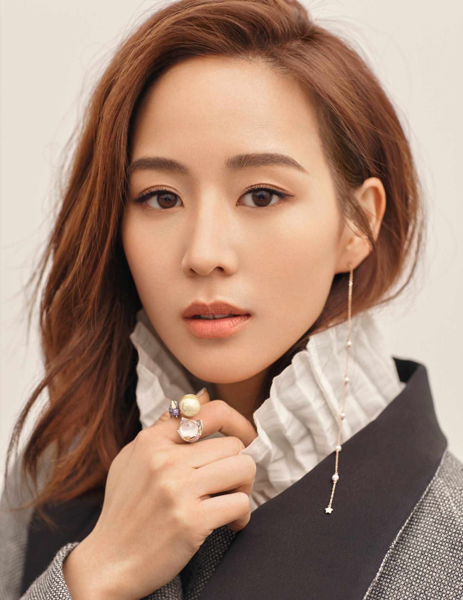 她是《最美的时光》中的苏曼,她是《温暖的弦》中的温暖