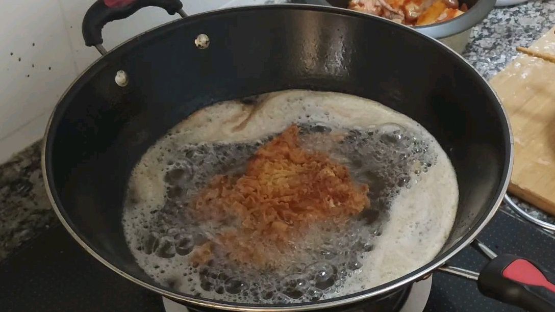 外酥里嫩的炸鸡腿,零失败方法,好吃的根本停不下来