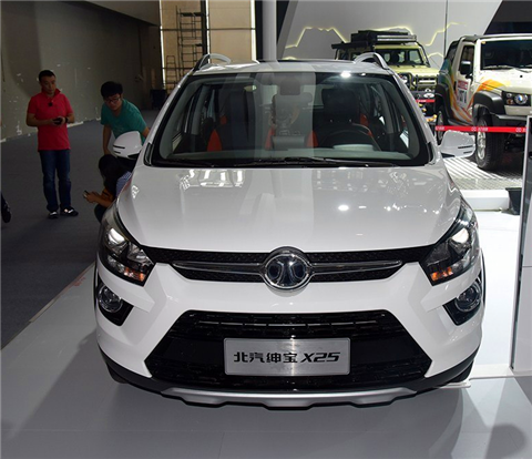 绅宝x25运动感非常足,造型设计很好